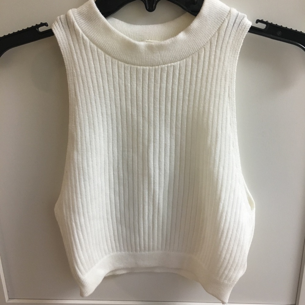 🏝SALE! White Cropped Sweater: NWOT